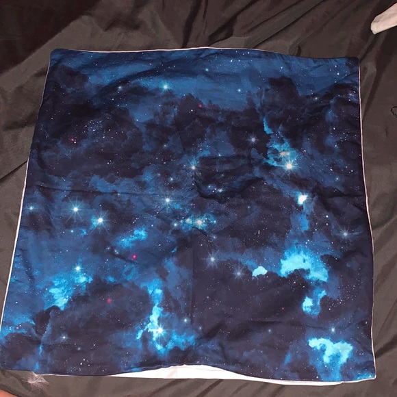 Blue galaxy pillow case - Picture 1 of 2